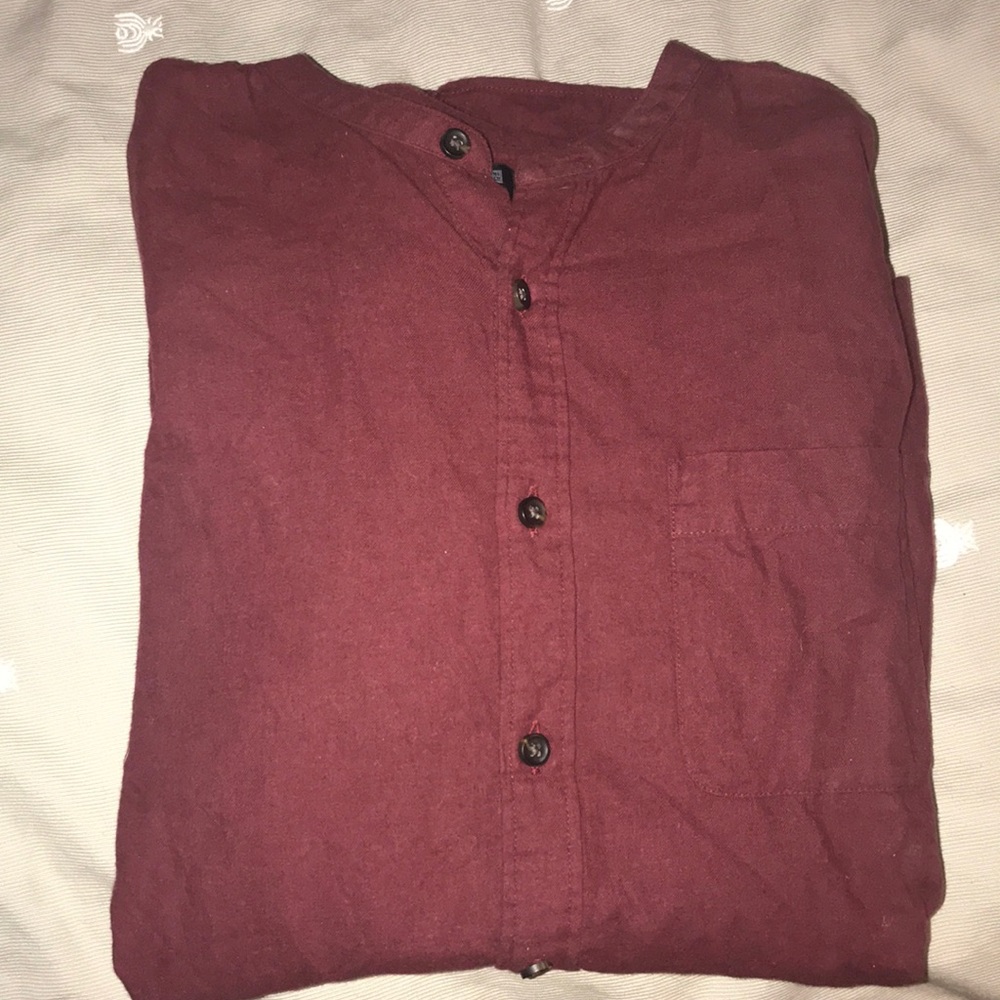 UNIQLO MAROON COLLAR LESS BUTTON DOWN